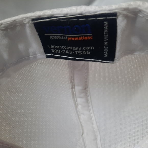 Bob Evans Farms Restaurant Ohio Rural Red white Mesh SnapBack hat - Picture 6 of 7